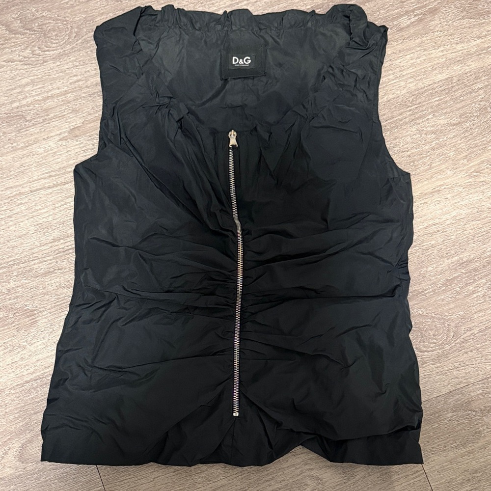 D&G Women’s Black Top with Zipper